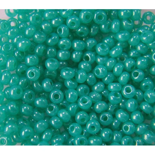 17358 Бисер непрозрачный глянец зеленый
