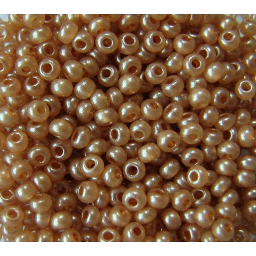 17783 Бисер непрозрачный бежевый