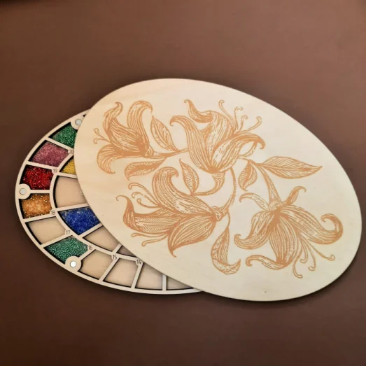 ОРГ-060232 Органайзер для бисера с деревянной крышкой на 52 ячейки