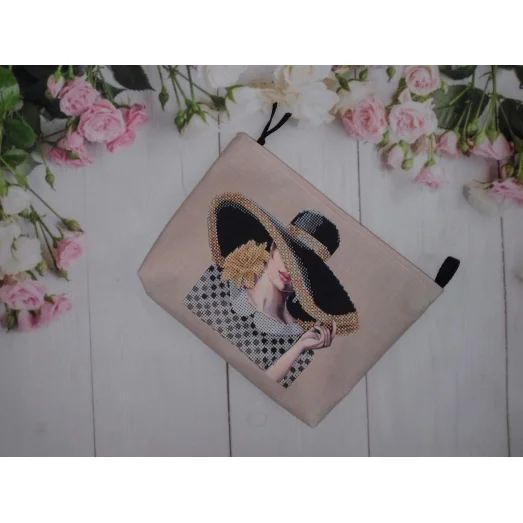 ДАНА-КОС1 Пошитая косметичка для вышивки бисером 