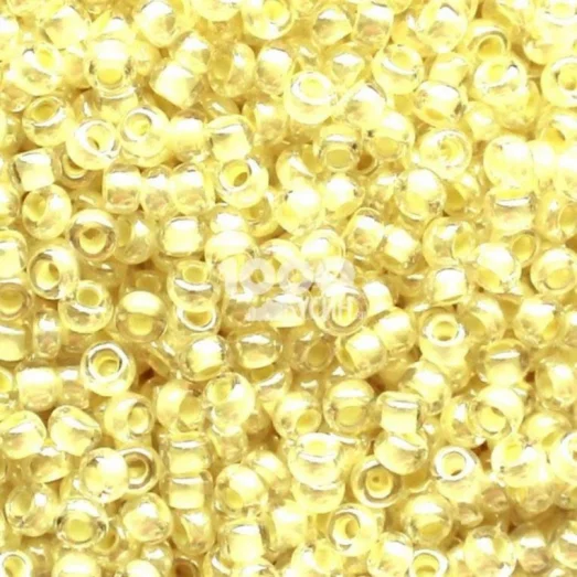 38181 Бисер Preciosa стеклянный со светло-жёлтым прокрасом глазурь