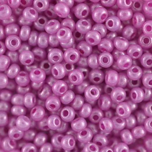 17796 Бисер сиреневый окрашенный алебастр Preciosa