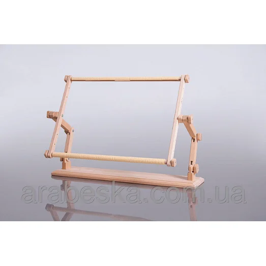 ДНС-22 Настольный станок для вышивания "Пеликан" с гобеленовыми пяльцами 30х40 см