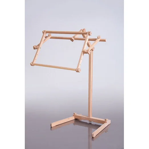 ДНС-33 Напольный станок для вышивания "Аист" с гобеленовыми пяльцами 40х56 см