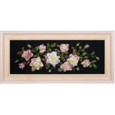 Л-007 Розы. Набор для вышивки лентами ТМ Чаривна Мить