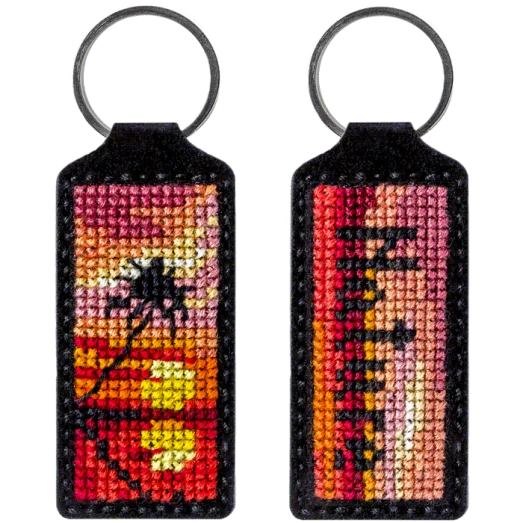 FLHL-001 Брелок для вышивания нитками на искусственной коже. Волшебная Страна