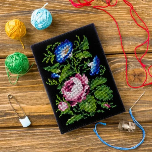 FLHL-044 Набор для вышивания нитками на искусственной коже паспорта Волшебная страна