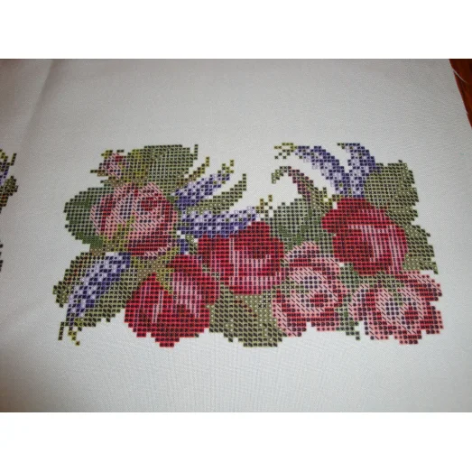 чх-07 (белый) Заготовка на чехол "Розы" для вышивки